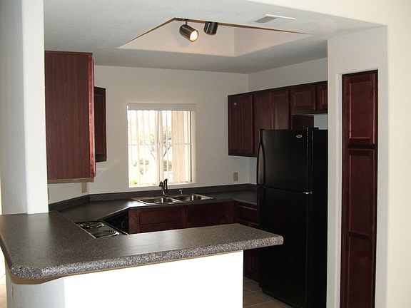 3rd image of 3830 E Lakewood Parkway #2019