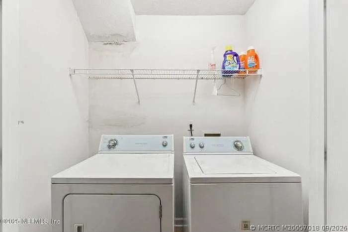 3 bed, 2.0 bath, 1109 sqft, $1,413 — Photo 4