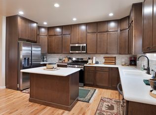 116 S 1st St W, Cowley, WY 82420