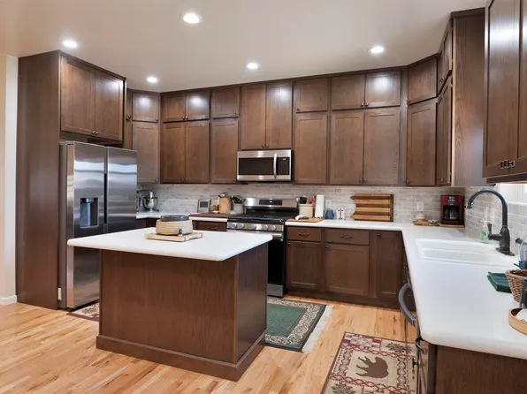 116 South 1st St W, Cowley, WY 82420