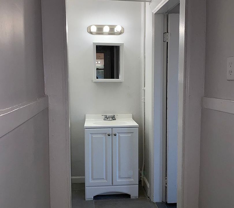 1st image of 515-519 Jane St Unit 3L