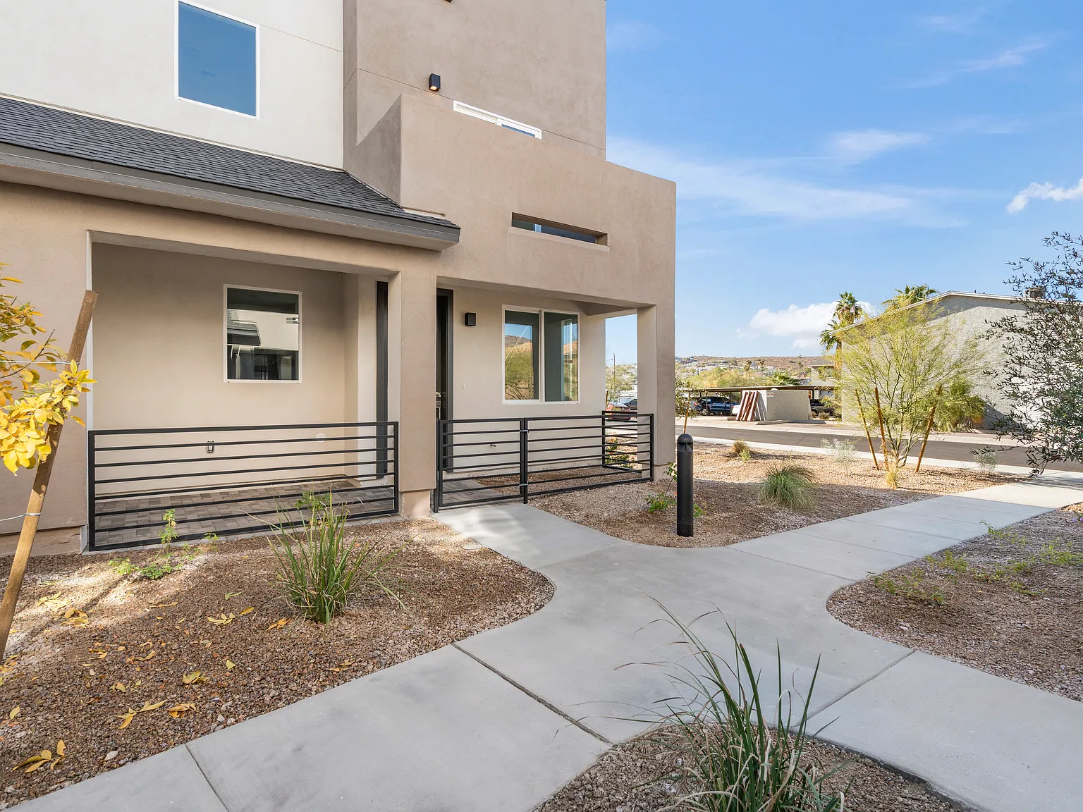 Agave Townhomes — Photo 2