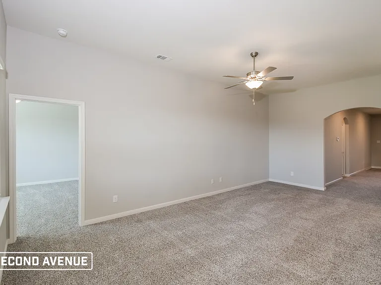 2105 Meadow Dr — Photo 7