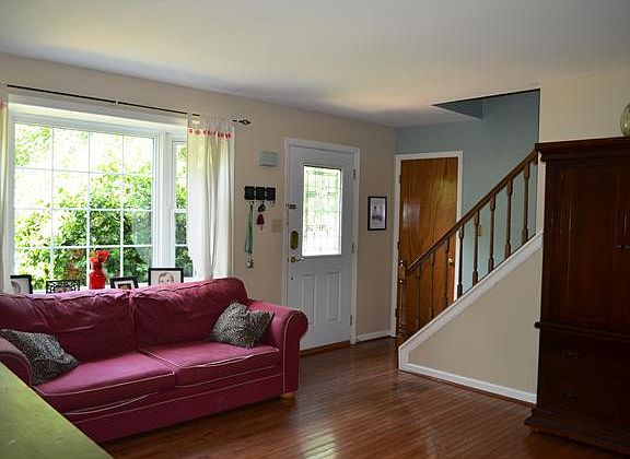 Bright Living Room w BayWindow