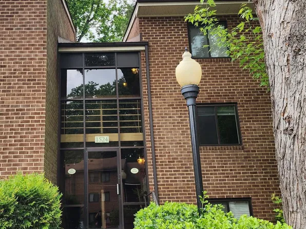 1524 Northgate Sq APT 12, Reston, VA 20190