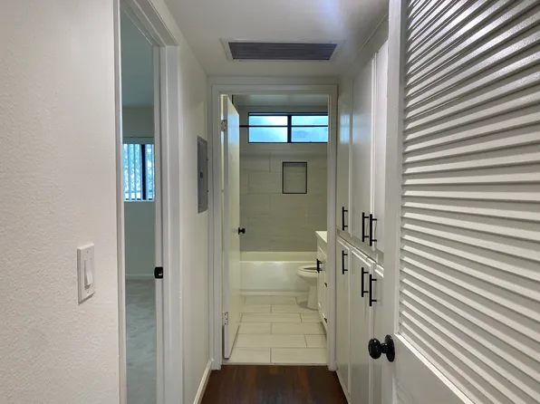 Moorpark Lofts, 12314 Moorpark St #A6bec50ee, Studio City, CA 91604