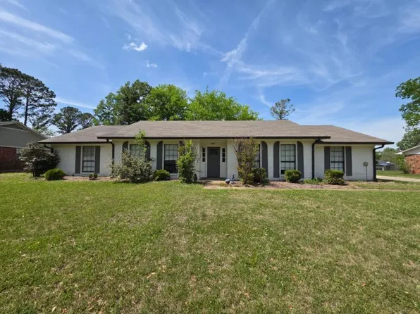 1206 Mockingbird Ln, Tupelo, MS 38801