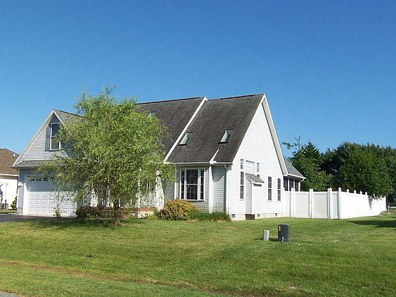 4th image of 40 Coral Ln