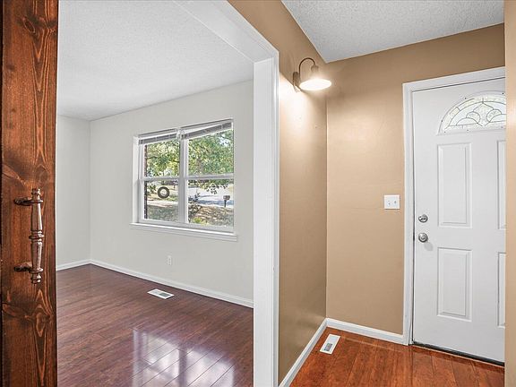 5th image of 4026 E Freedom Cir