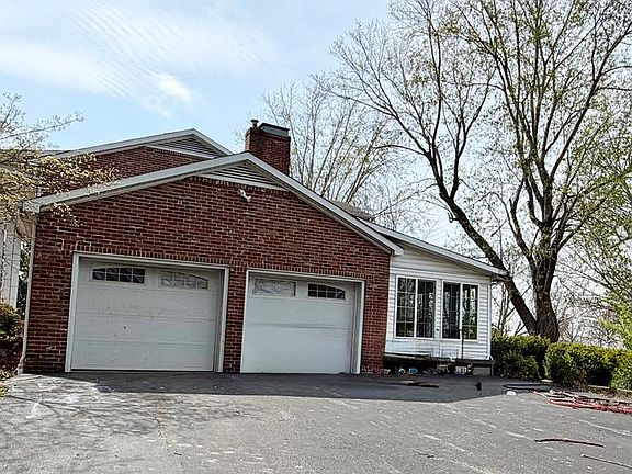 2nd image of 1029 Princeton Rd