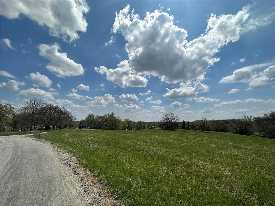 2nd image of 1850 Otter Rd