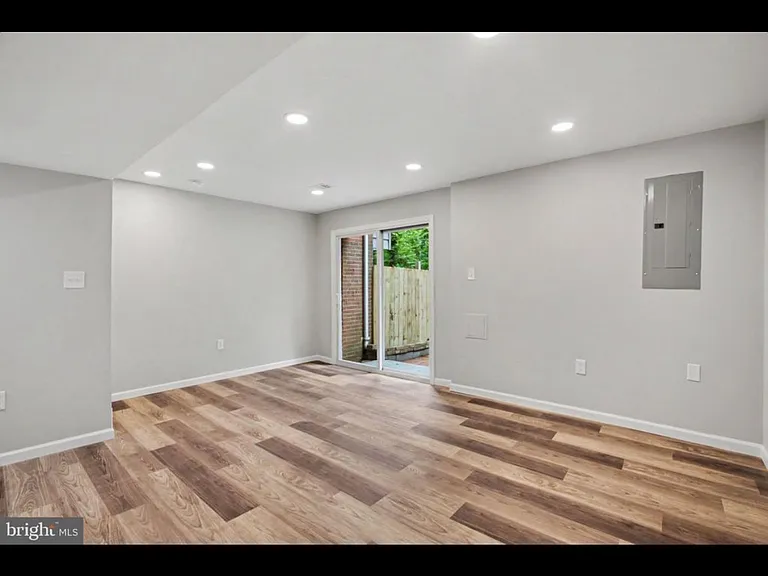 14658 Bakersfield St — Photo 10