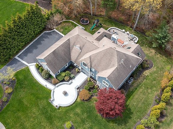 5th image of 47 Symphony Dr