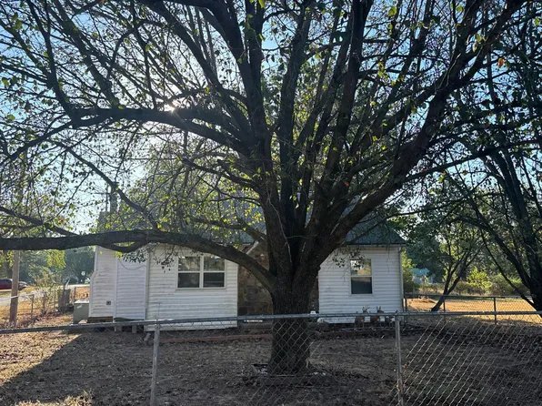 100 S Gunther St, Greenwood, AR 72936