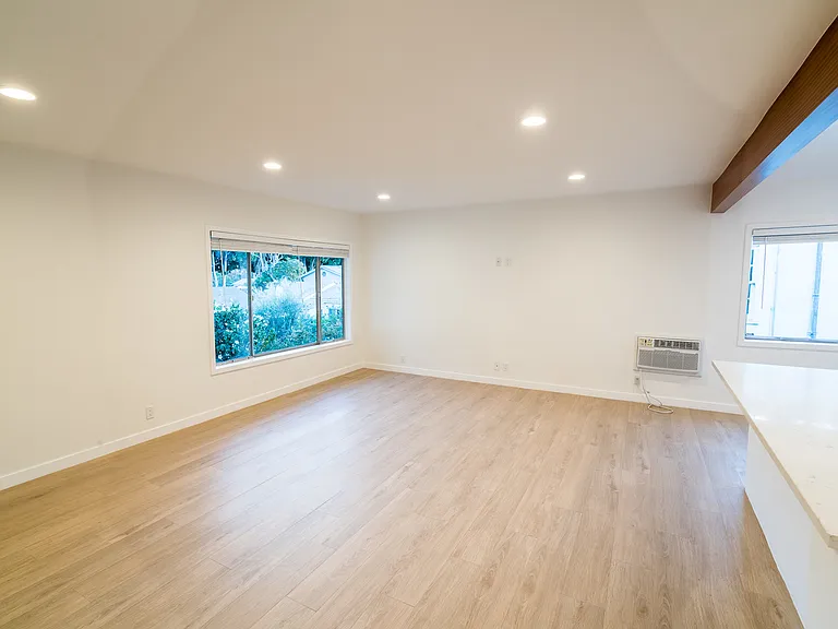2821 Colorado Ave — Photo 20