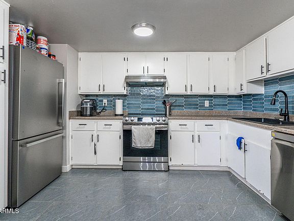 3rd image of 3301 W HARMONT Drive