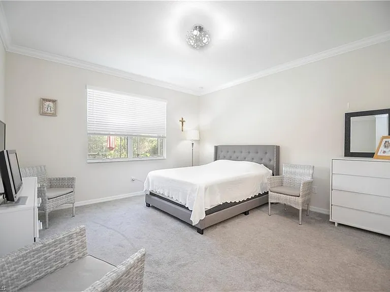 2075 Parson St — Photo 11