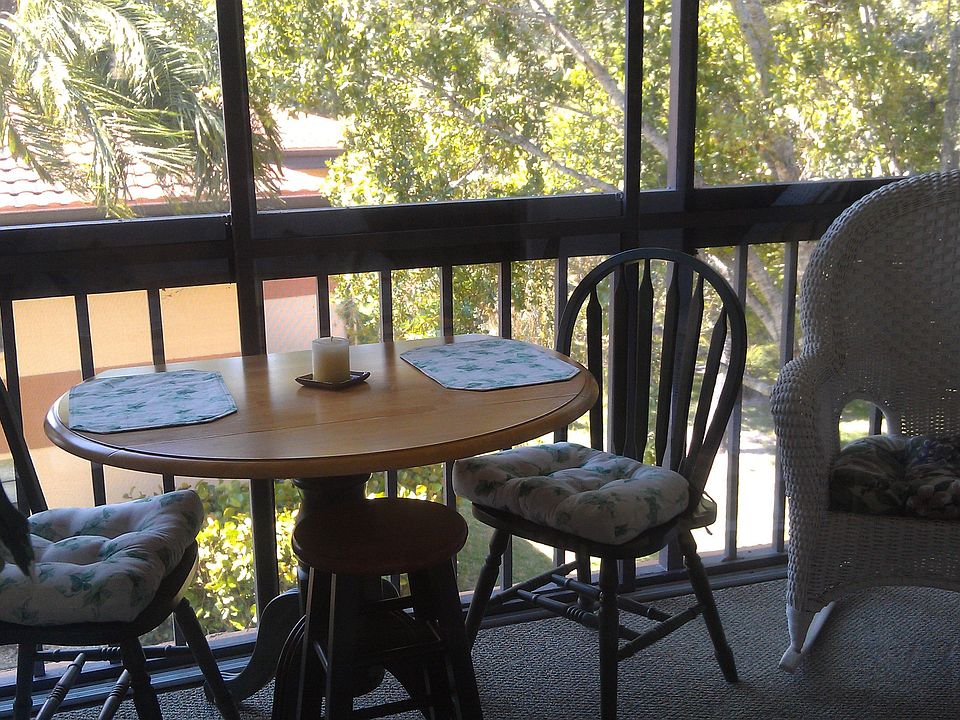 Breakfast on the lanai!
