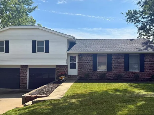 1412 Melrose Ln, Macon, MO 63552