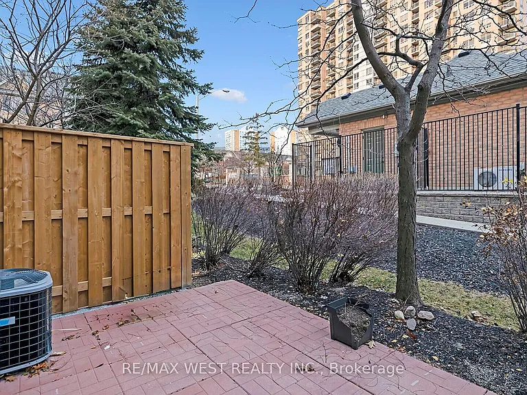 50 Strathaven Dr #75 — Photo 37