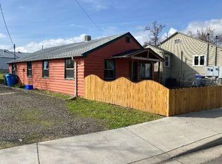 104 New St, Talent, OR 97540