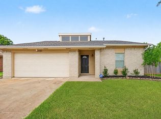 1227 Mission Dr, La Porte, TX 77571