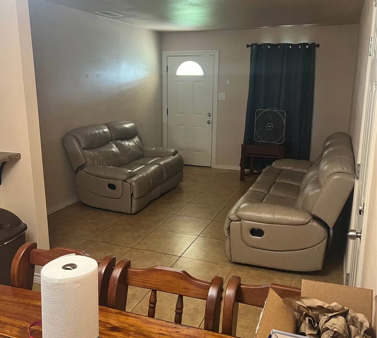 3 bed, 850 sqft, $595 — Photo 3