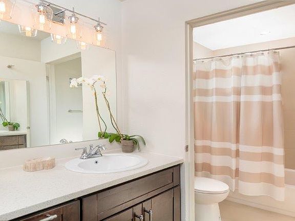 3rd image of 3760 Sawtelle Blvd APT 105