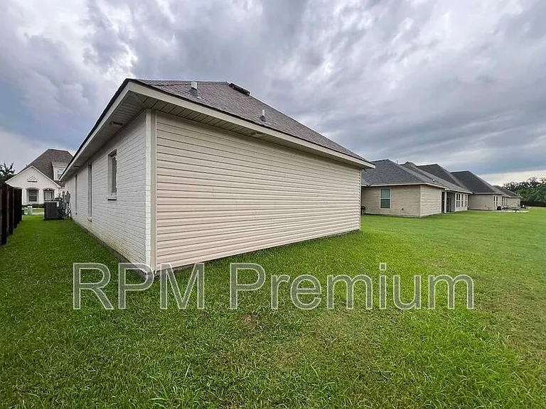 6212 Lake Edge Dr — Photo 40