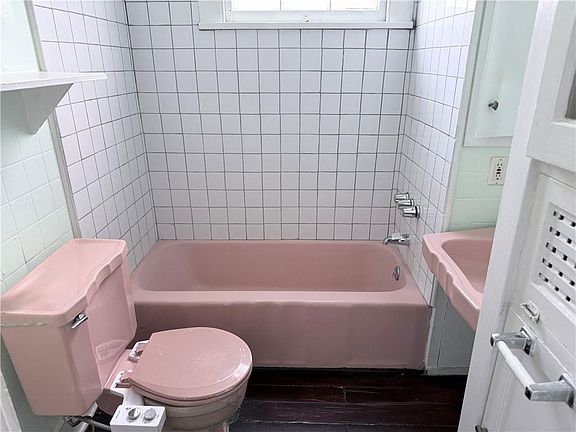 3rd image of 3423 Annunciation St