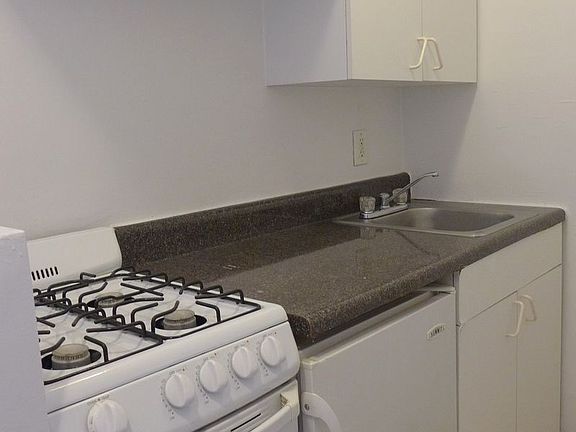 5th image of 639 9th Ave #4E