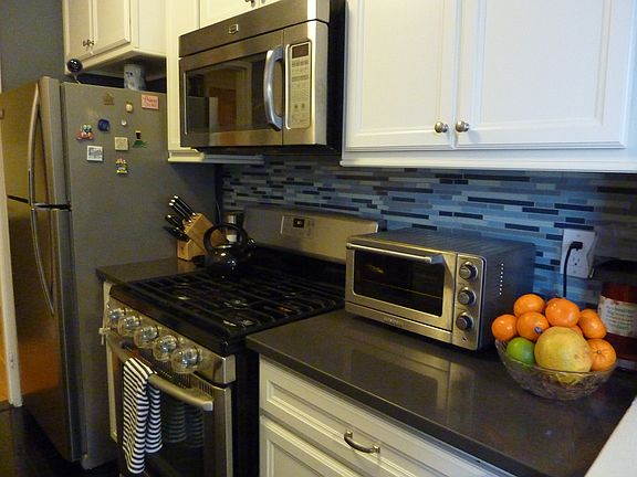 kitchen alternate view