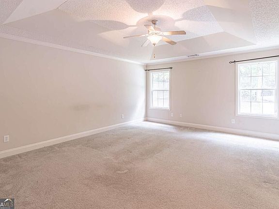 4th image of 294 Ambassador Cir