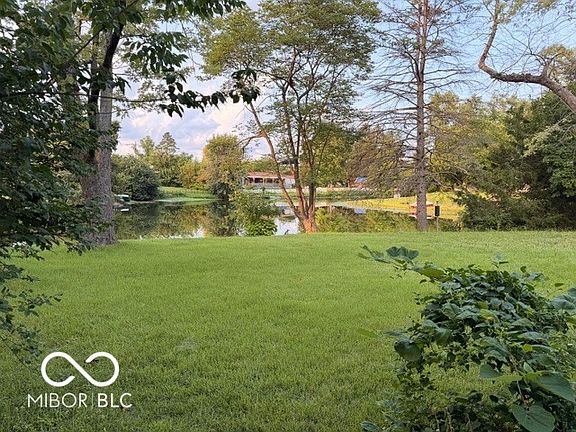 4th image of 722 Howard Rd