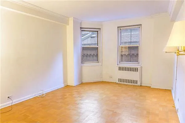 Sold by Century 21 Metropolitan | media 20