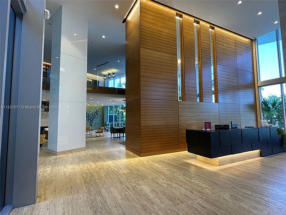 3rd image of 16385 Biscayne Blvd #1107