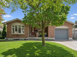 225 Foxhunt Rd, Waterloo, ON N2K 2R8