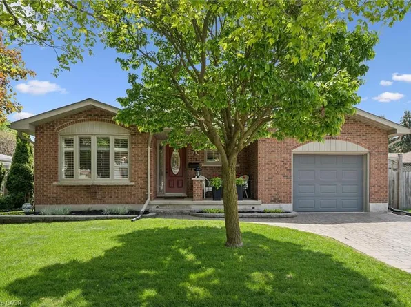 225 Foxhunt Rd, Waterloo, ON N2K 2R8