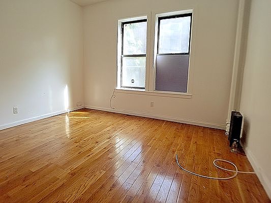 2nd image of 716 W 180th St APT 44
