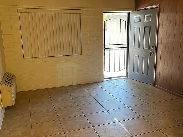 Fontana Court Apartments — Photo 4