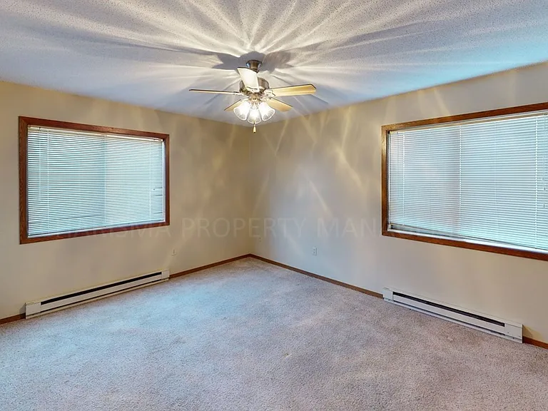 105 & 109 E Cedar St — Photo 17