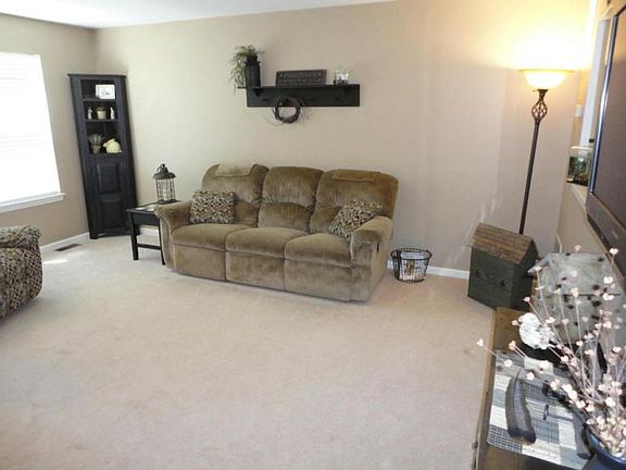 5th image of 428 Knollwood Rd