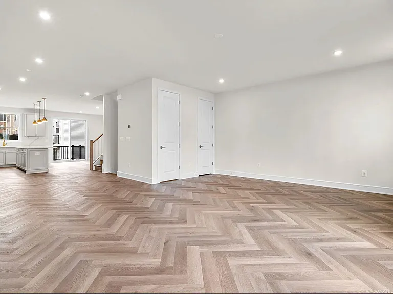 42123 Picasso Sq — Photo 7