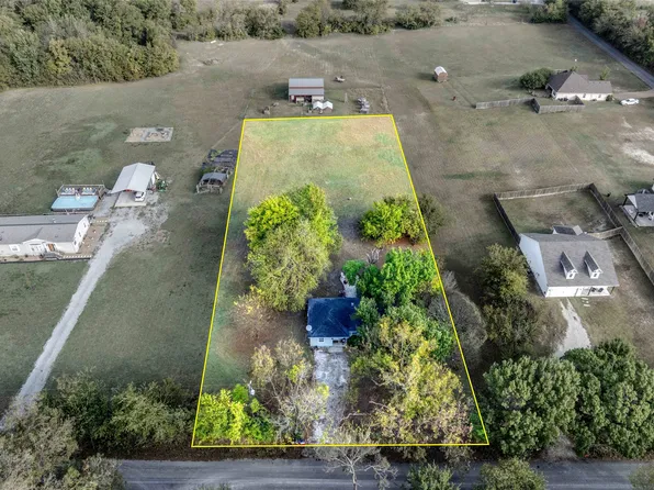 419 Walnut Grove Rd, Whitewright, TX 75491