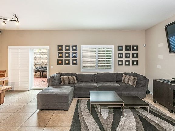 3rd image of 12924 Four Palms Ln
