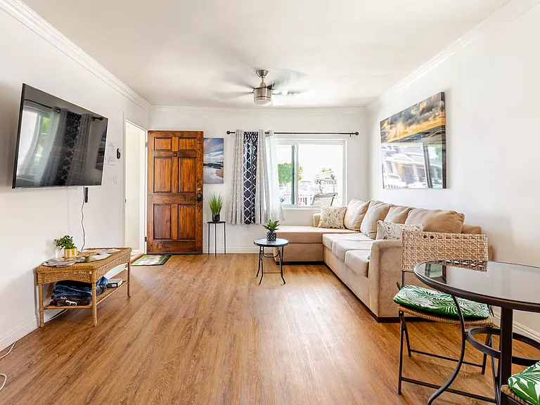 Spacious living room
