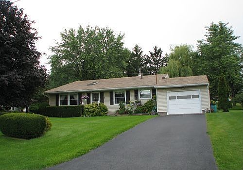 Don't let this picture fool you, this home has over 1600 square feet!