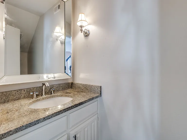 6611 Mimms Dr — Photo 25