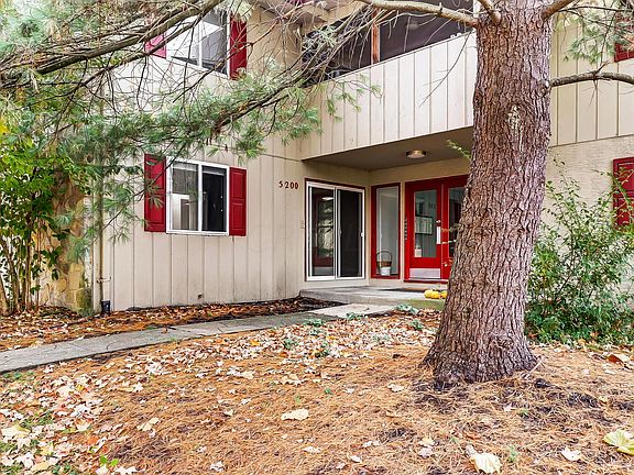 3rd image of 5200 Fenway Ct #5200B