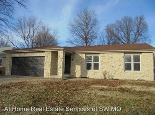 1401 W Glenwood St, Springfield, MO 65807